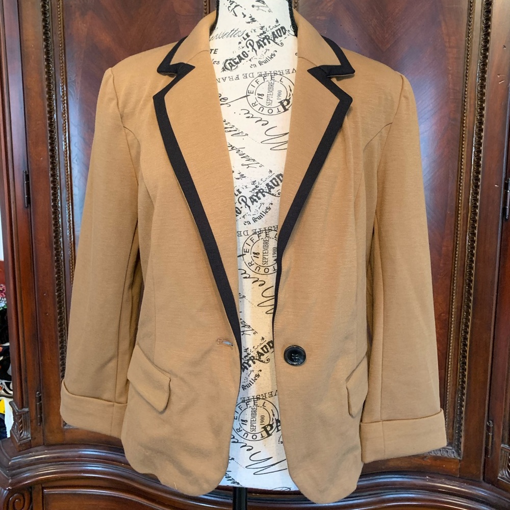 Women’s Tan Blazer